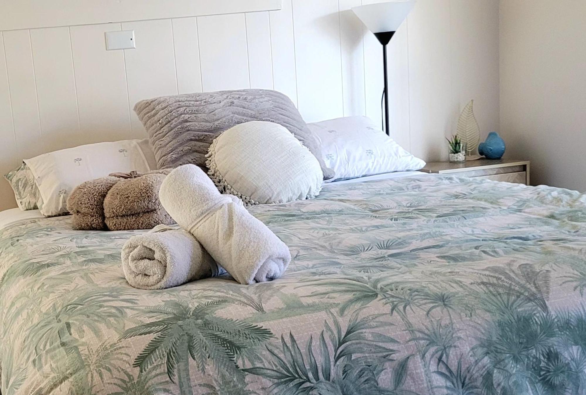 Bamboo Motor Inn Lakes Entrance Bagian luar foto