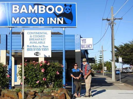Bamboo Motor Inn Lakes Entrance Bagian luar foto