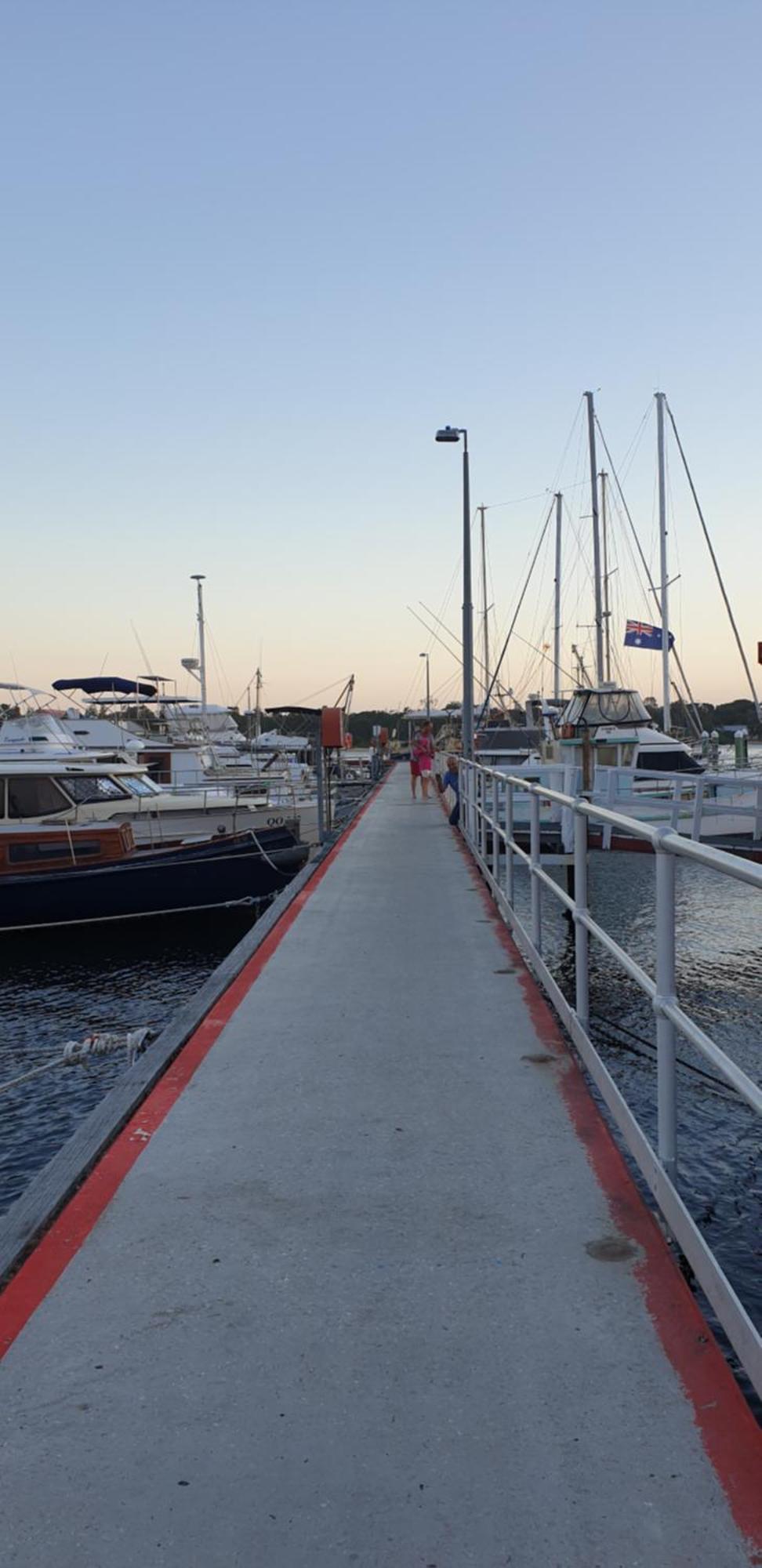 Bamboo Motor Inn Lakes Entrance Bagian luar foto
