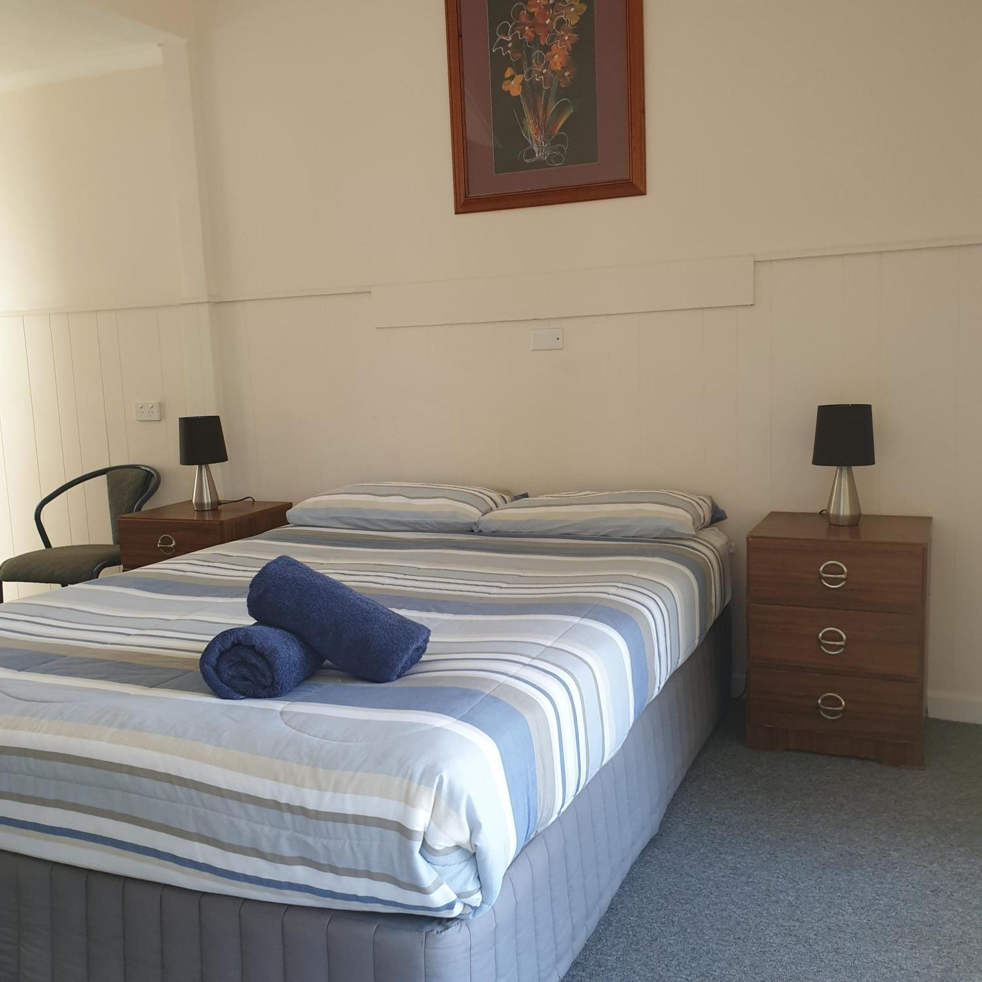Bamboo Motor Inn Lakes Entrance Bagian luar foto