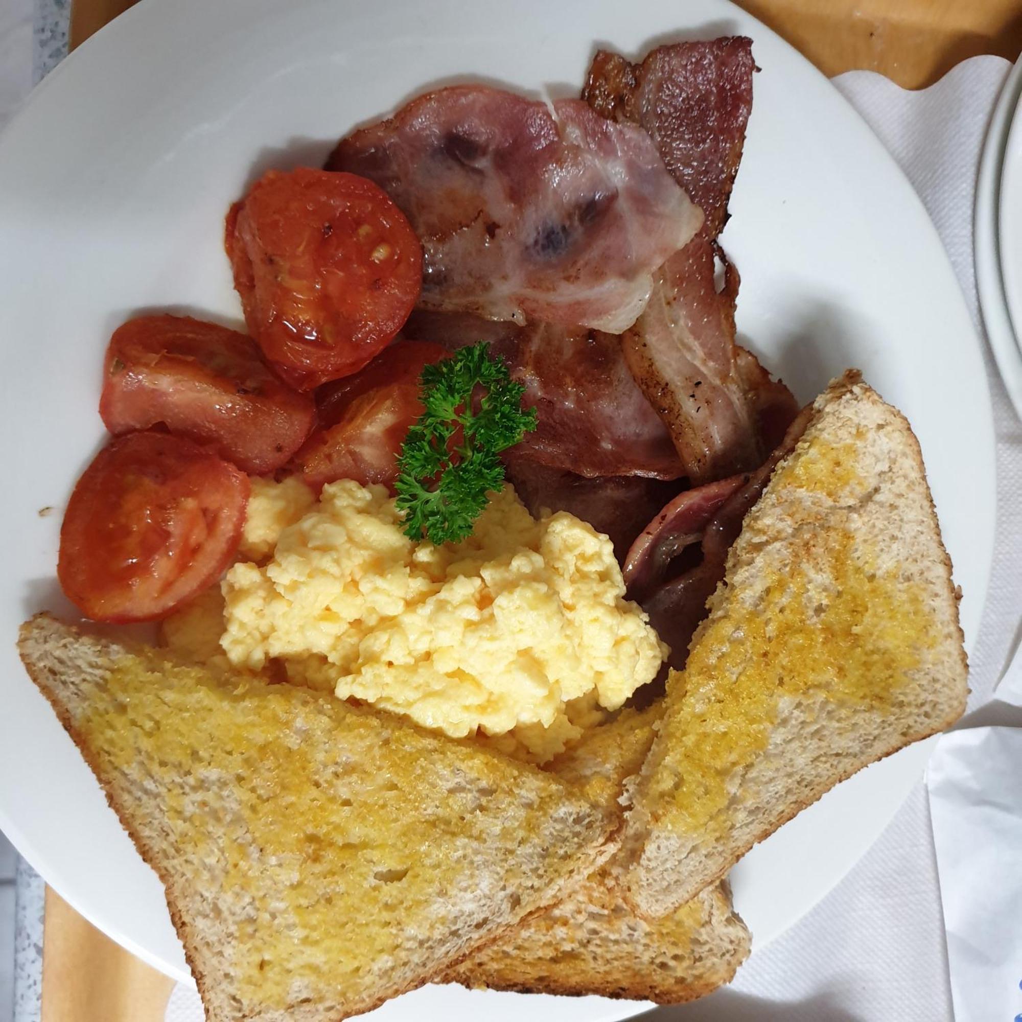 Bamboo Motor Inn Lakes Entrance Bagian luar foto