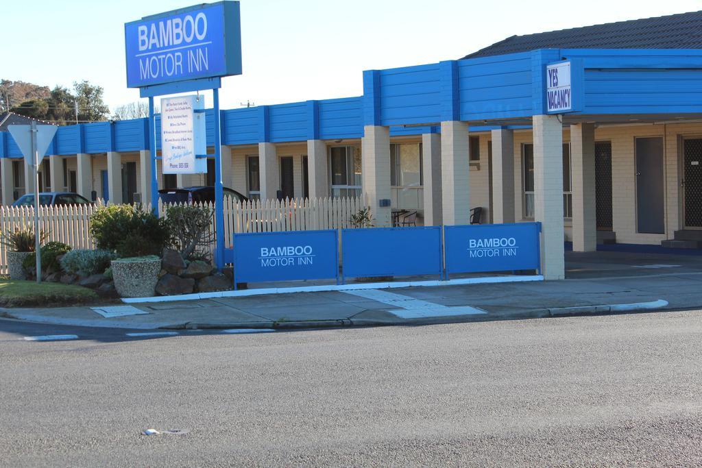 Bamboo Motor Inn Lakes Entrance Bagian luar foto