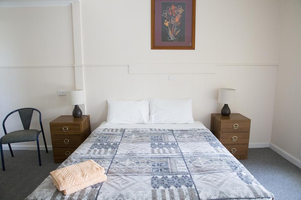 Bamboo Motor Inn Lakes Entrance Bagian luar foto